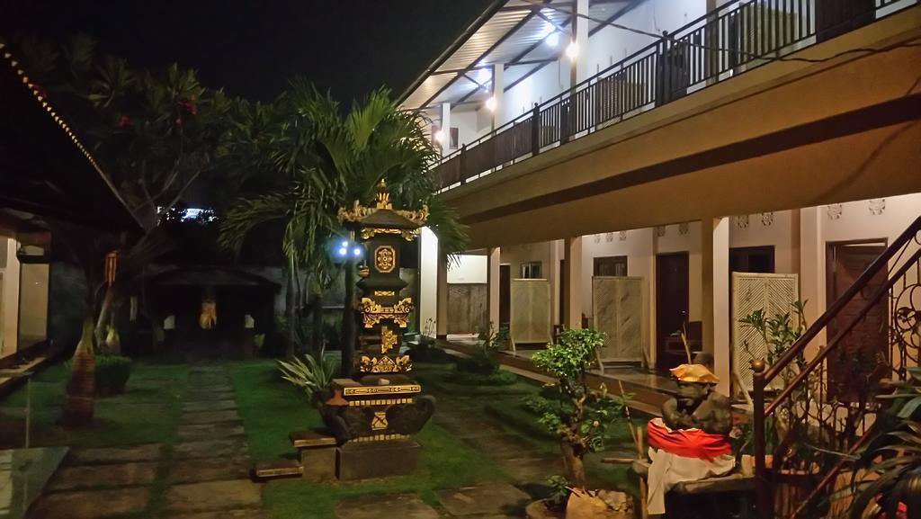 Puji Homestay Mataram Eksteriør bilde
