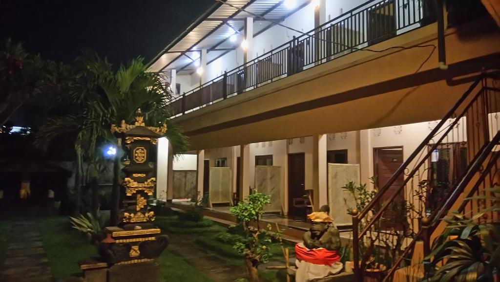 Puji Homestay Mataram Eksteriør bilde