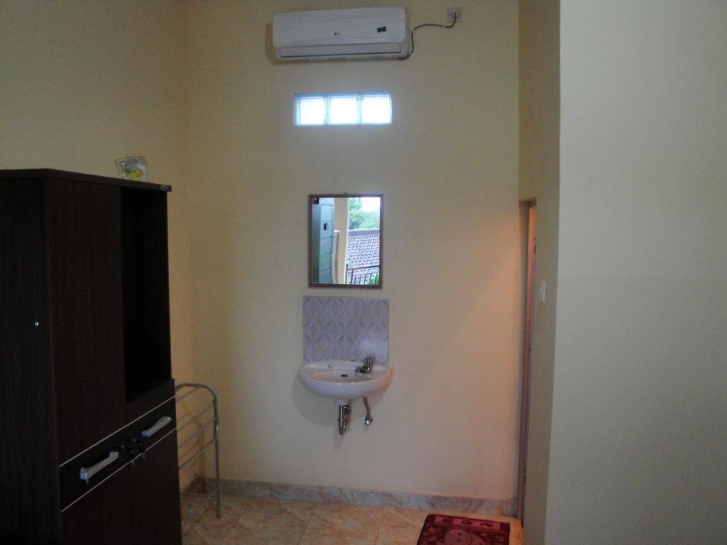 Puji Homestay Mataram Eksteriør bilde